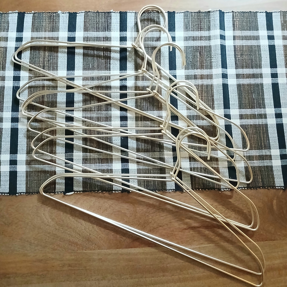 Set of 10 Golden Aluminum Alloy Wire Hangers